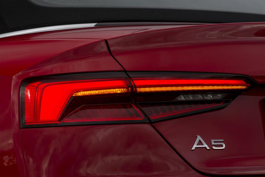 Детали экстерьера Audi A5 Cabriolet 2.0 TDI S-Line 2017 года  (UK) (фото 37 из 40)